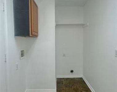 211 Anchor Lane - Photo Thumbnail 9