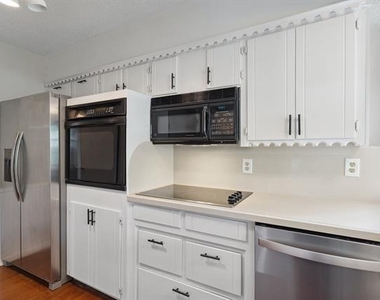 105 Wisteria Court - Photo Thumbnail 11