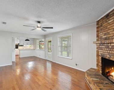 105 Wisteria Court - Photo Thumbnail 7