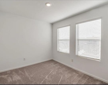 6310 Sandpiper Lane - Photo Thumbnail 16