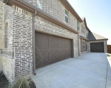 600 Falcon Drive - Photo Thumbnail 24
