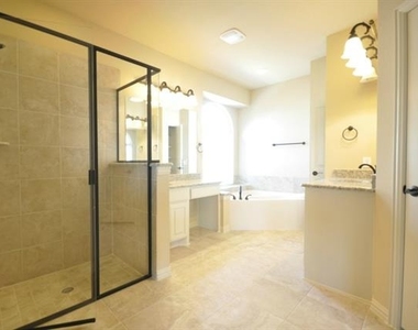 600 Falcon Drive - Photo Thumbnail 12