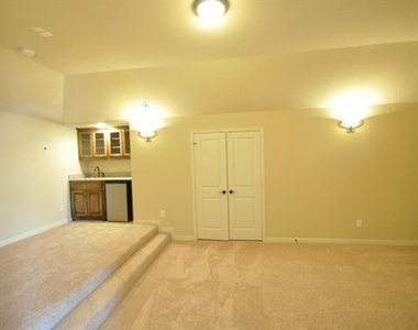 600 Falcon Drive - Photo Thumbnail 20