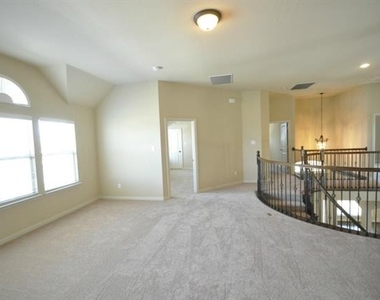 600 Falcon Drive - Photo Thumbnail 21
