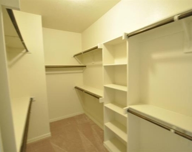 600 Falcon Drive - Photo Thumbnail 14