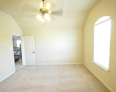 600 Falcon Drive - Photo Thumbnail 18