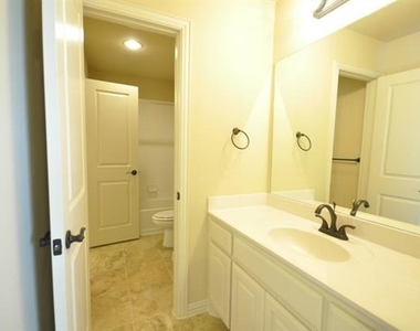 600 Falcon Drive - Photo Thumbnail 17