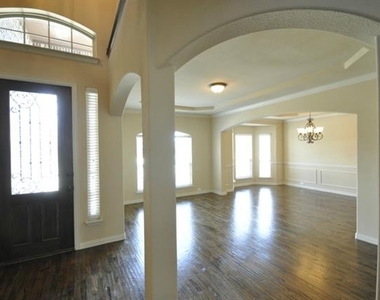 600 Falcon Drive - Photo Thumbnail 1