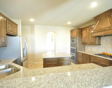 600 Falcon Drive - Photo Thumbnail 7