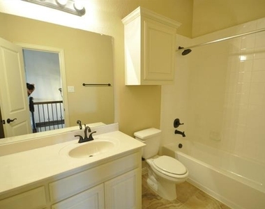 600 Falcon Drive - Photo Thumbnail 19