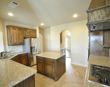 600 Falcon Drive - Photo Thumbnail 4