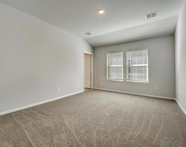 5901 Bull Creek Lane - Photo Thumbnail 7