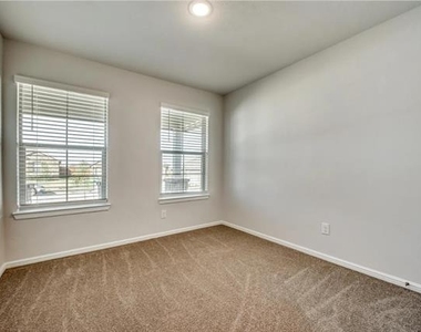 5901 Bull Creek Lane - Photo Thumbnail 11