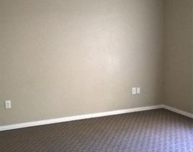 1305 Edison Avenue - Photo Thumbnail 6