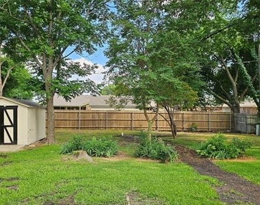 102 Cherokee Circle - Photo Thumbnail 16