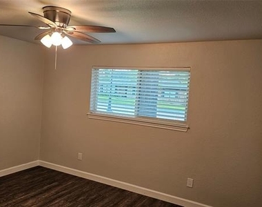 102 Cherokee Circle - Photo Thumbnail 12
