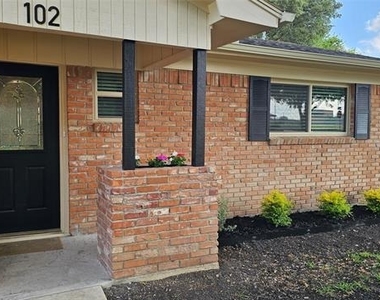 102 Cherokee Circle - Photo Thumbnail 1