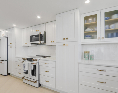 5380 N Ocean Drive - Photo Thumbnail 7