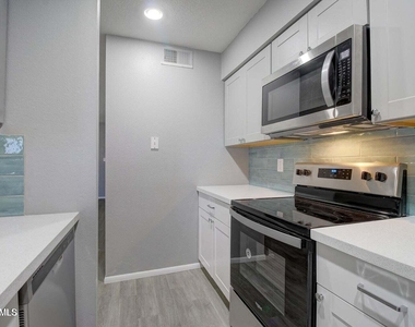 2220 W Dora Street - Photo Thumbnail 7