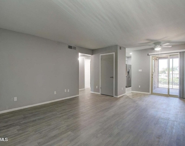 2220 W Dora Street - Photo Thumbnail 4
