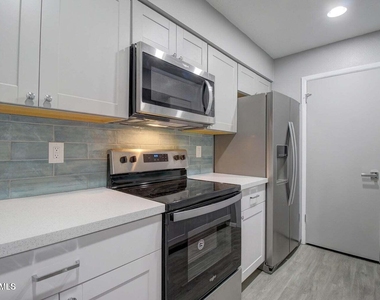 2220 W Dora Street - Photo Thumbnail 1