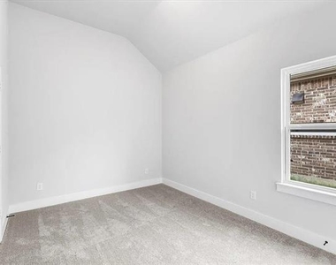 6246 Shasta Creek Road - Photo Thumbnail 17