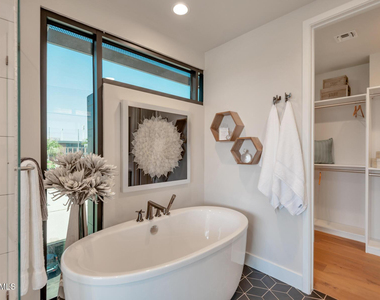 7550 E Osborn Road - Photo Thumbnail 3