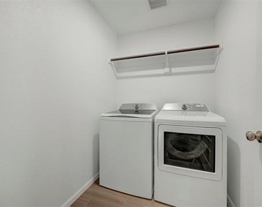 13121 Limestone Street - Photo Thumbnail 14