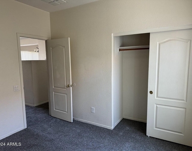 9401 W Berkeley Road - Photo Thumbnail 16