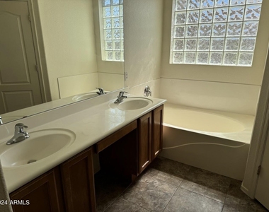 9401 W Berkeley Road - Photo Thumbnail 19