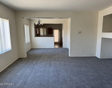 9401 W Berkeley Road - Photo Thumbnail 7