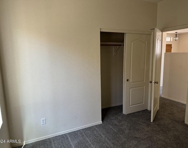9401 W Berkeley Road - Photo Thumbnail 18