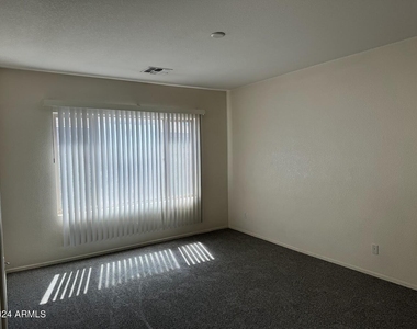 9401 W Berkeley Road - Photo Thumbnail 13