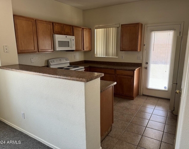 9401 W Berkeley Road - Photo Thumbnail 3