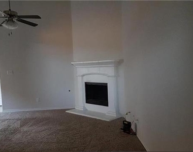 15704 Oak Pointe Drive - Photo Thumbnail 4