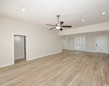 4111 N 87th Place - Photo Thumbnail 10
