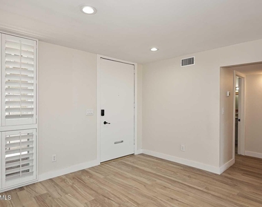 4111 N 87th Place - Photo Thumbnail 6