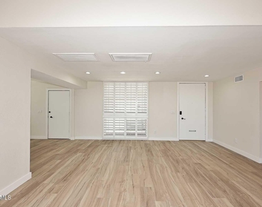 4111 N 87th Place - Photo Thumbnail 14