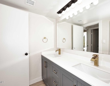 4111 N 87th Place - Photo Thumbnail 28