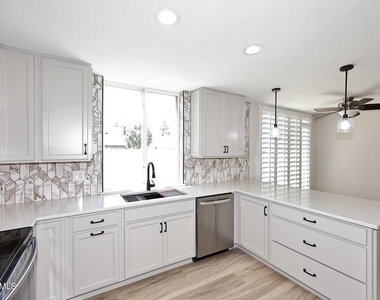 4111 N 87th Place - Photo Thumbnail 19