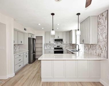 4111 N 87th Place - Photo Thumbnail 16