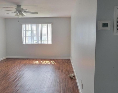 1851 Ne 62nd Street Ne - Photo Thumbnail 2