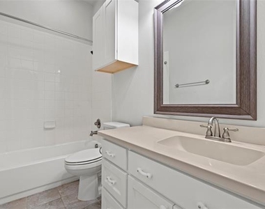 465 Travis Street - Photo Thumbnail 15
