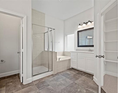 465 Travis Street - Photo Thumbnail 10