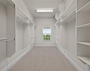 465 Travis Street - Photo Thumbnail 8