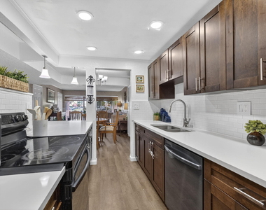 5617 Nw 16th Street - Photo Thumbnail 9