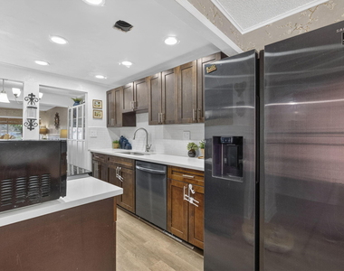 5617 Nw 16th Street - Photo Thumbnail 10