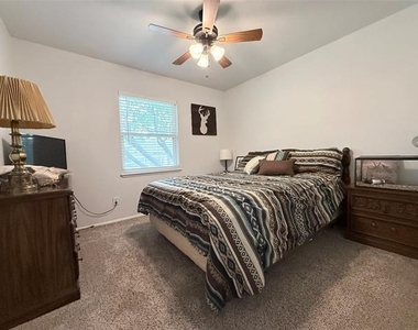 5229 Goodman Drive - Photo Thumbnail 8