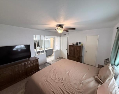 5229 Goodman Drive - Photo Thumbnail 6