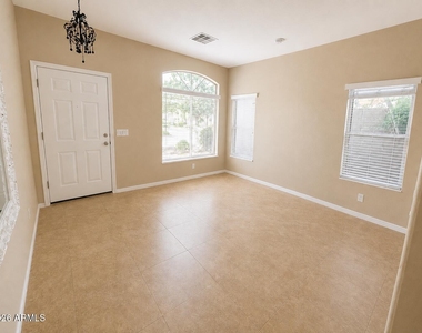 9923 E Forge Avenue - Photo Thumbnail 4